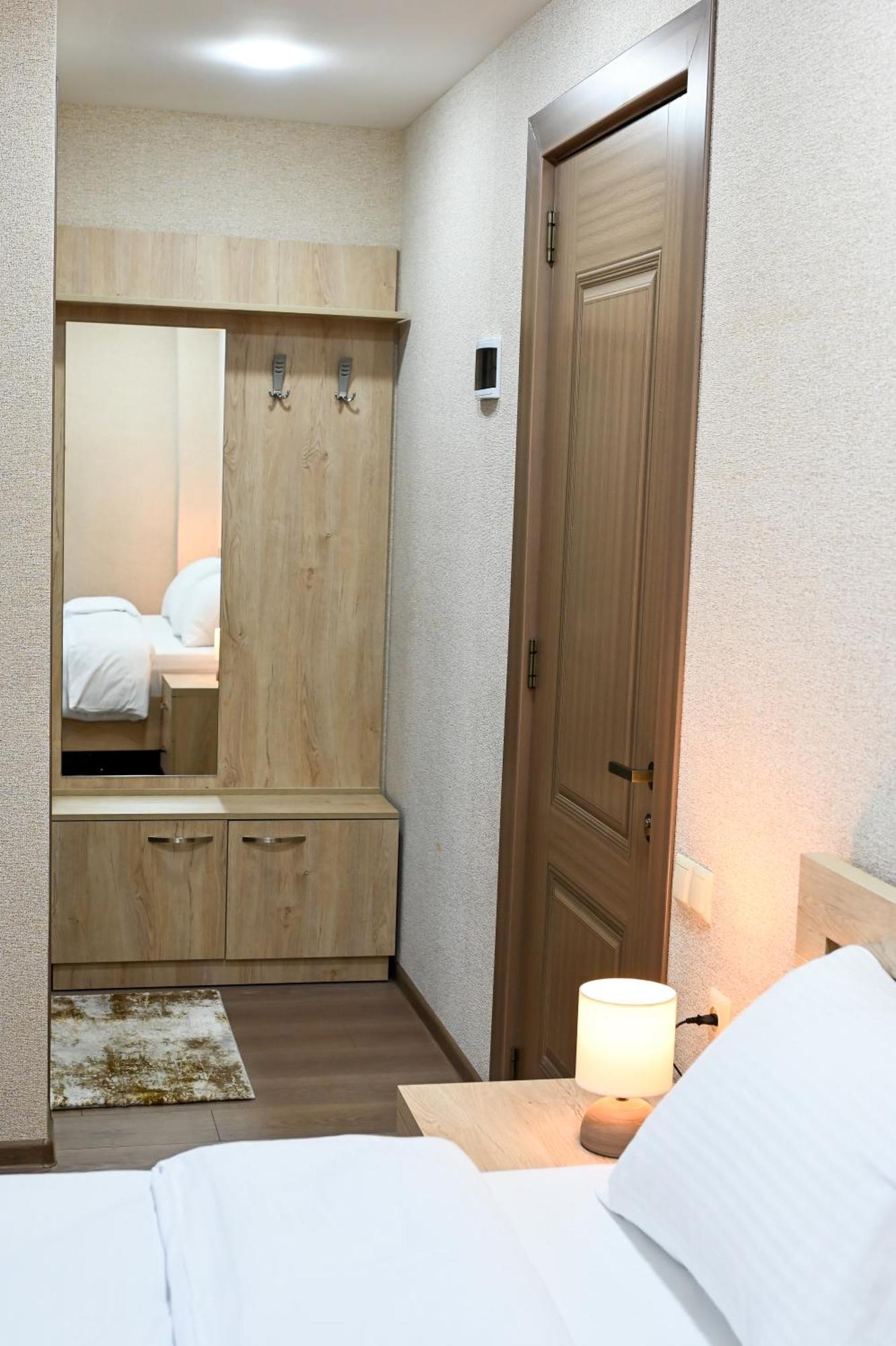 Hotel K124 Kutaisi Exteriör bild