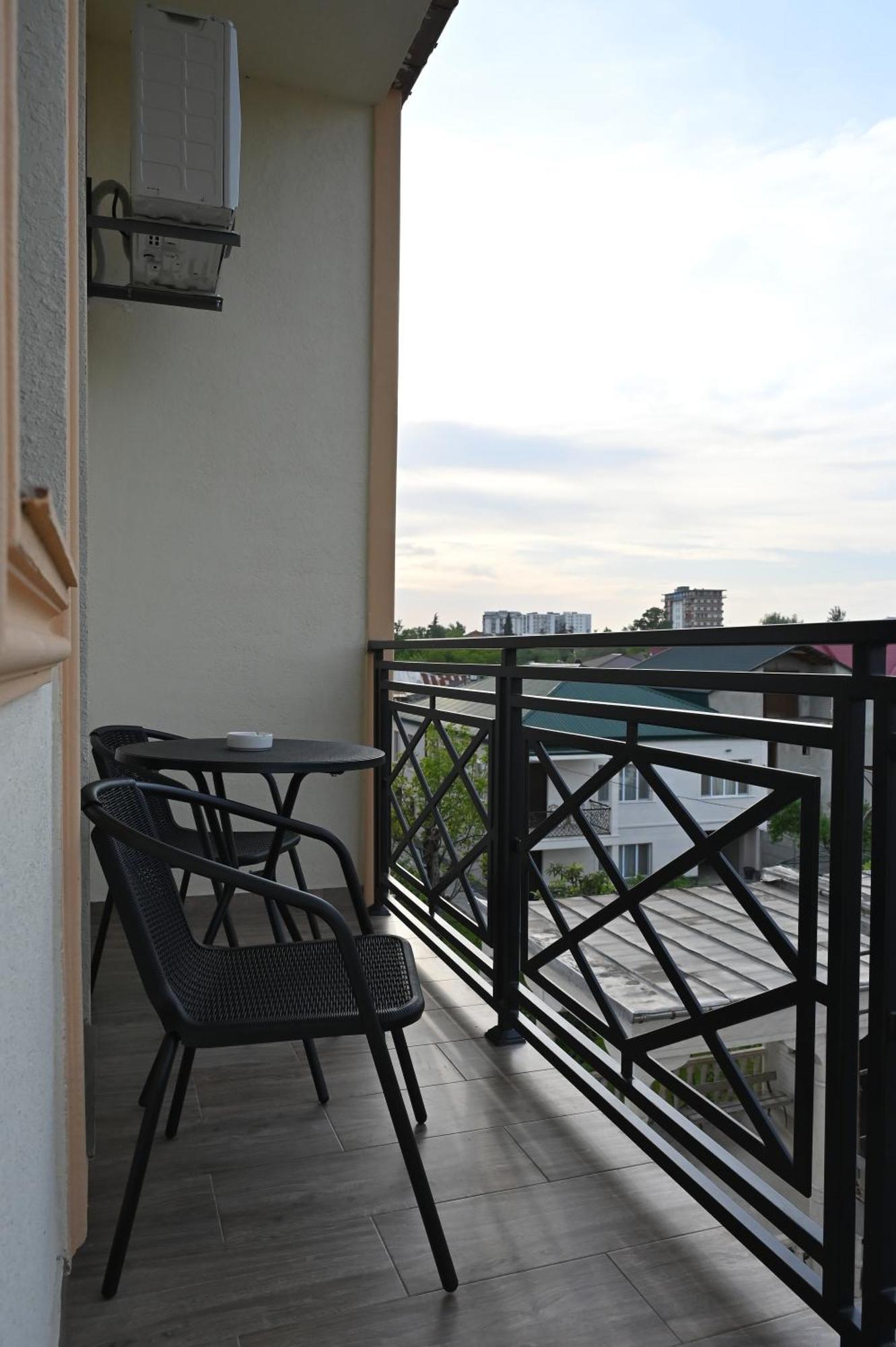 Hotel K124 Kutaisi Exteriör bild